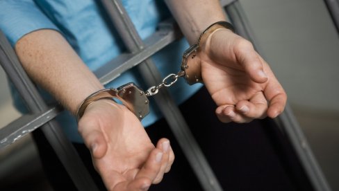 PRIVEDEN BJELOPOLJAC A. R. (25): Pljačkao u Mojkovcu, uhapšen u Kolašinu PRIVEDEN BJELOPOLJAC A. R. (25): Pljačkao u Mojkovcu, uhapšen u Kolašinu
