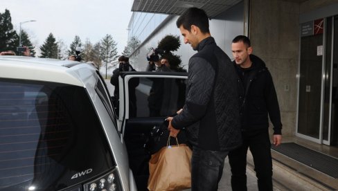 ĐOKOVIĆ OTIŠAO IZ BEOGRADA: Novak se pridružio ženi i deci u Španiji ĐOKOVIĆ OTIŠAO IZ BEOGRADA: Novak se pridružio ženi i deci u Španiji