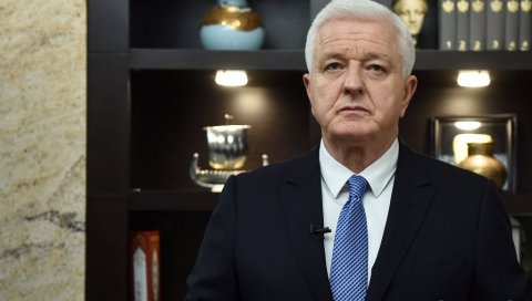 ОТВОРЕНО ПИСМО ДУШКУ МАРКОВИЋУ: Траже извињење од премијера Црне Горе ОТВОРЕНО ПИСМО ДУШКУ МАРКОВИЋУ: Траже извињење од премијера Црне Горе