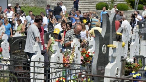 У КОНГРЕСУ ОСУДА И СВИХ УБИЦА СРБА: Београд и Бањалука спремају одговор на резолуцију о Сребреници У КОНГРЕСУ ОСУДА И СВИХ УБИЦА СРБА: Београд и Бањалука спремају одговор на резолуцију о Сребреници
