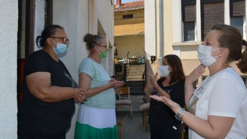 ПОД МАСКАМА НЕ МОЖЕМО ДА ЧИТАМО СА УСАНА: Сведочење глувих и наглувих Крушевљана - пред овим изазовима су се нашли ПОД МАСКАМА НЕ МОЖЕМО ДА ЧИТАМО СА УСАНА: Сведочење глувих и наглувих Крушевљана - пред овим изазовима су се нашли