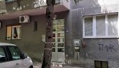 ФОТОГРАФИЈЕ СА ЛИЦА МЕСТА: Овде се догодило сурово убиство у Београду (ФОТО) ФОТОГРАФИЈЕ СА ЛИЦА МЕСТА: Овде се догодило сурово убиство у Београду (ФОТО)