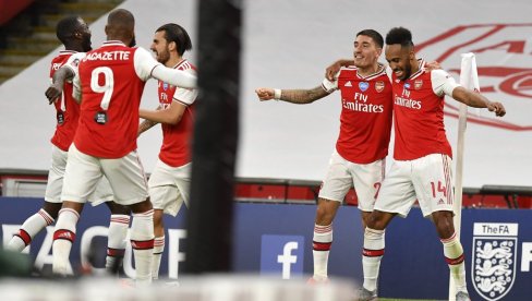 IZNENAĐENJE U FA KUPU: Obamejang srušio Siti i poslao Arsenal u finale IZNENAĐENJE U FA KUPU: Obamejang srušio Siti i poslao Arsenal u finale