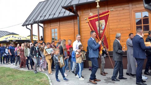 У ЧАСТ СВЕТОГ СИСОЈА: Обележена слава у Угљевик Селу У ЧАСТ СВЕТОГ СИСОЈА: Обележена слава у Угљевик Селу