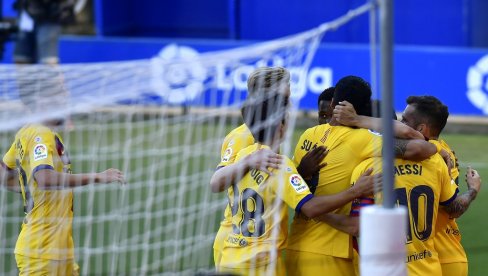PETARDA ZA KRAJ: Dominantna Barselona pobedila Alaves PETARDA ZA KRAJ: Dominantna Barselona pobedila Alaves