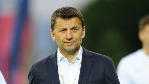 СРБИН ДОЛАЗИ КОД РАЋЕ И САДИКА: Бивши тренер Партизана седа на клупу Алмерије? СРБИН ДОЛАЗИ КОД РАЋЕ И САДИКА: Бивши тренер Партизана седа на клупу Алмерије?