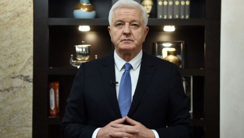 LICEMERNO PONAŠANJE PREMIJERA CG: Posle uvreda moli SPC za dijalog LICEMERNO PONAŠANJE PREMIJERA CG: Posle uvreda moli SPC za dijalog