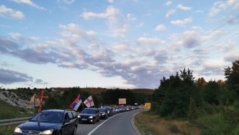 ZA ODBRANU SVETINJA: Auto litija u Pljevljima ZA ODBRANU SVETINJA: Auto litija u Pljevljima