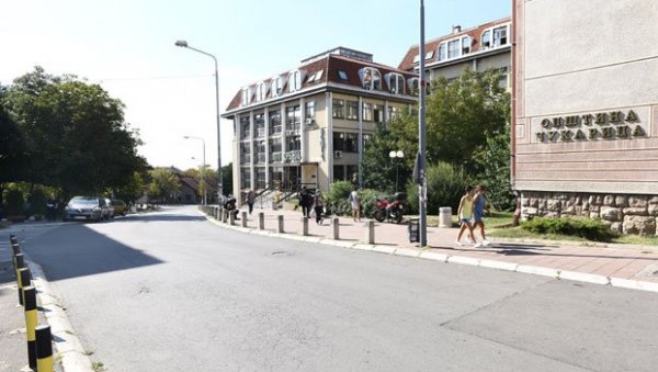 ОБЕЛЕЖЈЕ СРПСКОМ ДИПЛОМАТИ: Матија Бан добија споменик испред ГО Чукарица ОБЕЛЕЖЈЕ СРПСКОМ ДИПЛОМАТИ: Матија Бан добија споменик испред ГО Чукарица