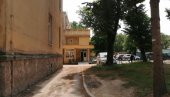 JEDNA OSOBA PREMINULA OD KORONE: U četiri kovid bolnice u Vranju smešteno 188 pacijenata JEDNA OSOBA PREMINULA OD KORONE: U četiri kovid bolnice u Vranju smešteno 188 pacijenata