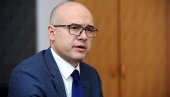 ПОТРЕСНЕ РЕЧИ ГРАДОНАЧЕЛНИКА ВУЧЕВИЋА: Мирно спавај, друже наш, великани никад не умиру. Нови Сад ће те заувек памтити!