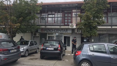 СВЕ СНИМЉЕНО: Ево шта је све Чеда Јовановић радио испред приватне клинике доктора кога је напао (ВИДЕО) СВЕ СНИМЉЕНО: Ево шта је све Чеда Јовановић радио испред приватне клинике доктора кога је напао (ВИДЕО)