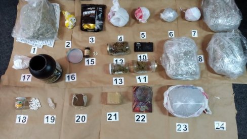 NESVAKIDAŠNJA ODLUKA VIŠEG TUŽILAŠTVA: Budvaninu policija oduzela 10 kilograma narkotika, tužilac ga pustio da se brani sa slobode NESVAKIDAŠNJA ODLUKA VIŠEG TUŽILAŠTVA: Budvaninu policija oduzela 10 kilograma narkotika, tužilac ga pustio da se brani sa slobode