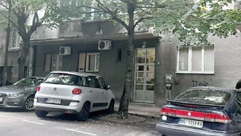 ЦРНОГОРКИ ОДРЕЂЕН ПРИТВОР: Осумњичена да је након свађе убила мушкарца (51) на Славији ЦРНОГОРКИ ОДРЕЂЕН ПРИТВОР: Осумњичена да је након свађе убила мушкарца (51) на Славији