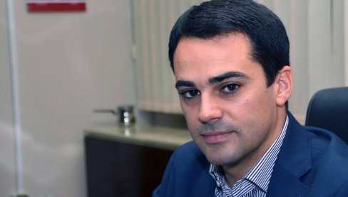 SMANJENJE PLATA FUNKCIONERIMA: Predsedniku opštine Bar duplo manja plata nego administratoru SMANJENJE PLATA FUNKCIONERIMA: Predsedniku opštine Bar duplo manja plata nego administratoru