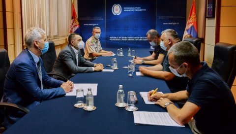 КОНТИНУИТЕТ ДОБРЕ САРАДЊЕ: Састанак министра Вулина са представницима Синдиката „Независност” у Министарству одбране и Војсци Србије КОНТИНУИТЕТ ДОБРЕ САРАДЊЕ: Састанак министра Вулина са представницима Синдиката „Независност” у Министарству одбране и Војсци Србије