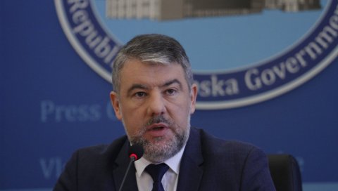 РЕПУБЛИЧКИ ШТАБ РС: Обавезне маске на отвореном, где нема дистанце од два метра РЕПУБЛИЧКИ ШТАБ РС: Обавезне маске на отвореном, где нема дистанце од два метра