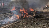 NOVI BOMBAŠKI NAPAD: U eksploziji autobombe najmanje petoro poginulo i 85 ranjeno NOVI BOMBAŠKI NAPAD: U eksploziji autobombe najmanje petoro poginulo i 85 ranjeno