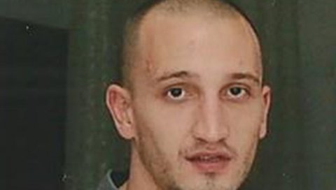 НОВИ ДЕТАЉИ ИСТРАГЕ УБИСТВА БОРИВОЈА СИМОВИЋА: Тројица се предала, тражи се ко је пуцао НОВИ ДЕТАЉИ ИСТРАГЕ УБИСТВА БОРИВОЈА СИМОВИЋА: Тројица се предала, тражи се ко је пуцао