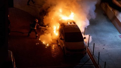 ПОЖАР У НИШУ: Горела два аутомобила (ФОТО) ПОЖАР У НИШУ: Горела два аутомобила (ФОТО)