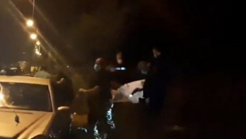 ПРЕМИНУО ОД СТРУЈНОГ УДАРА: Мушкарац из Ниша настрадао у једном насељу, па његово тело одвезли у други крај ПРЕМИНУО ОД СТРУЈНОГ УДАРА: Мушкарац из Ниша настрадао у једном насељу, па његово тело одвезли у други крај
