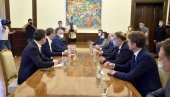 NASTAVLJENE KONSULTACIJE: Vučić sa naprednjacima o formiranju vlade NASTAVLJENE KONSULTACIJE: Vučić sa naprednjacima o formiranju vlade