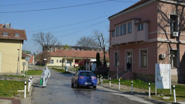 ЕПИДЕМИОЛОШКА СИТУАЦИЈА У РАСИНСКОМ ОКРУГУ: Од короне булује 325 људи ЕПИДЕМИОЛОШКА СИТУАЦИЈА У РАСИНСКОМ ОКРУГУ: Од короне булује 325 људи