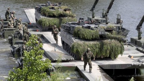 АМЕРИЧКИ МЕДИЈИ ТВРДЕ: Европи потребно најмање 20 година да створи војску независну од Сједињених Држава (ВИДЕО)