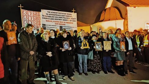 NERVOZA CRNOGORSKE VLASTI KULMINIRALA: Progon lekara zbog podrške crkvi NERVOZA CRNOGORSKE VLASTI KULMINIRALA: Progon lekara zbog podrške crkvi