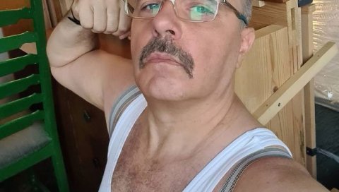 НИКОЛА КОЈО ИЗНЕНАДИО НА ИНСТАГРАМУ: Позирао у несвакидашњем издању НИКОЛА КОЈО ИЗНЕНАДИО НА ИНСТАГРАМУ: Позирао у несвакидашњем издању
