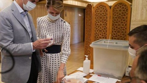 АСАД ПОБЕДИО НА ИЗБОРИМА У СИРИЈИ: Опозиција незадовољна АСАД ПОБЕДИО НА ИЗБОРИМА У СИРИЈИ: Опозиција незадовољна