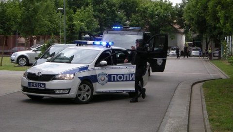 ПРИТВОР ЗВОГ ДРОГЕ И СУДАРА: Крио амфетамин па ударио полицијски аутомобил ПРИТВОР ЗВОГ ДРОГЕ И СУДАРА: Крио амфетамин па ударио полицијски аутомобил