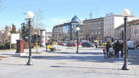 БОРБА ПРОТИВ КОРОНЕ У КРАГУЈЕВЦУ: Грађанима деле брошуре БОРБА ПРОТИВ КОРОНЕ У КРАГУЈЕВЦУ: Грађанима деле брошуре