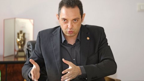 МИНИСТАР ВУЛИН: Србија је правна држава и спроводи одлуке свих легалних органа без обзира шта мисли о њима МИНИСТАР ВУЛИН: Србија је правна држава и спроводи одлуке свих легалних органа без обзира шта мисли о њима