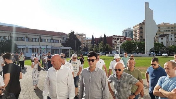 ОПШТИНУ БУДВА ЧУВА ПОЛИЦИЈА: Царевић поштом добио решење за разрешење ОПШТИНУ БУДВА ЧУВА ПОЛИЦИЈА: Царевић поштом добио решење за разрешење