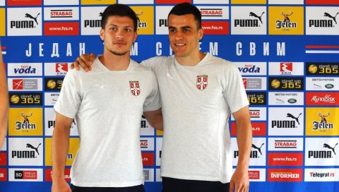 БАЋА СЕ ВРАТИО: Филип Костић послао моћну поруку након повратка Јовића! (ФОТО) БАЋА СЕ ВРАТИО: Филип Костић послао моћну поруку након повратка Јовића! (ФОТО)
