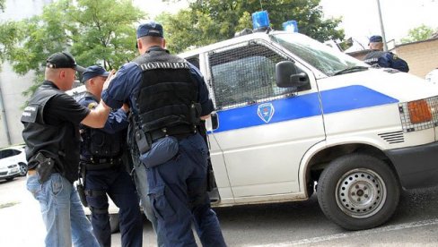ZLOSTAVLJAO 10 GODINA, PA JE POLIO BENZINOM I ZAPALIO: Počelo suđenje Branislavu Stanivukoviću za ubistvo vanbračne supruge ZLOSTAVLJAO 10 GODINA, PA JE POLIO BENZINOM I ZAPALIO: Počelo suđenje Branislavu Stanivukoviću za ubistvo vanbračne supruge