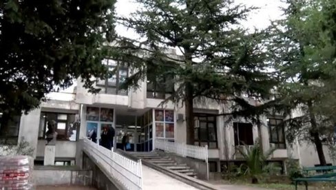 ЗАТВАРАЈУ СЕ УГОСТИТЕЉСКИ ОБЈЕКТИ У 5 ГРАДОВА: Погоршана епидемиолошка ситуација у Црној Гори, на снази оштрије мере ЗАТВАРАЈУ СЕ УГОСТИТЕЉСКИ ОБЈЕКТИ У 5 ГРАДОВА: Погоршана епидемиолошка ситуација у Црној Гори, на снази оштрије мере