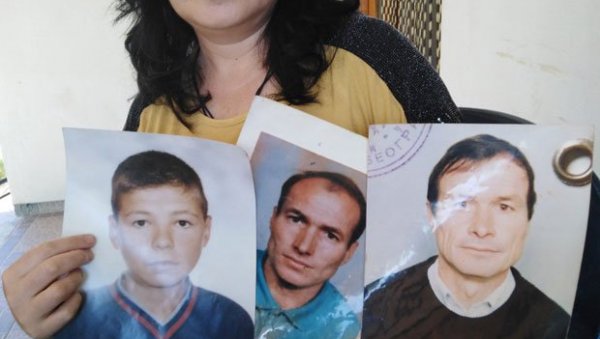 ИСПОВЕСТ СЛАВИЦЕ ЈАНИЋИЈЕВИЋ: Убили су ми у житу брата, оца и стрица, Британци нису хтели да их заштите ИСПОВЕСТ СЛАВИЦЕ ЈАНИЋИЈЕВИЋ: Убили су ми у житу брата, оца и стрица, Британци нису хтели да их заштите