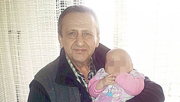 ДАРОВАЛИ МИ НОВИ ЖИВОТ: Пре четврт века пресађена му јетра ДАРОВАЛИ МИ НОВИ ЖИВОТ: Пре четврт века пресађена му јетра