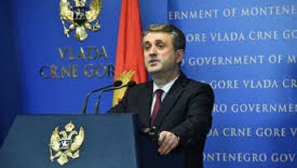 ПРОГОН СВЕШТЕНИКА ИНСИНУАЦИЈА: Мевлудин Нуходзић, министар унутрашњих послова Црне Горе ПРОГОН СВЕШТЕНИКА ИНСИНУАЦИЈА: Мевлудин Нуходзић, министар унутрашњих послова Црне Горе