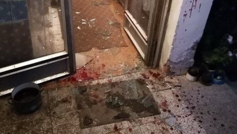 ОСТАЛО САМО ПАРЧЕ СЛАНИНЕ: Провалио у кућу Суботичанке, опустошио фрижидер и повредио се ОСТАЛО САМО ПАРЧЕ СЛАНИНЕ: Провалио у кућу Суботичанке, опустошио фрижидер и повредио се