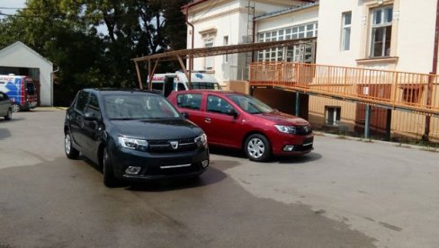 ЛАКШЕ У ОБИЛАЗАК 500 БЕБА: Служба кућног лечења у Кикинди добила два нова возила, важна за патронажне сестре ЛАКШЕ У ОБИЛАЗАК 500 БЕБА: Служба кућног лечења у Кикинди добила два нова возила, важна за патронажне сестре