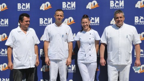 ВИРУС СТИГАО ИЗ ВИШЕ ДРЖАВА: Стручњаци Ветеринарског специјалистичког института Краљево први код нас откључали цео геном короне ВИРУС СТИГАО ИЗ ВИШЕ ДРЖАВА: Стручњаци Ветеринарског специјалистичког института Краљево први код нас откључали цео геном короне