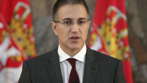 НЕБОЈША СТЕФАНОВИЋ: Након Ђиласове скупштине Србија добија Ђиласову колону НЕБОЈША СТЕФАНОВИЋ: Након Ђиласове скупштине Србија добија Ђиласову колону