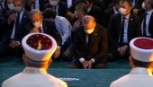 ERDOGAN SE MOLI U AJA SOFIJI: Policija obezbeđuje prvu molitvu (VIDEO) ERDOGAN SE MOLI U AJA SOFIJI: Policija obezbeđuje prvu molitvu (VIDEO)
