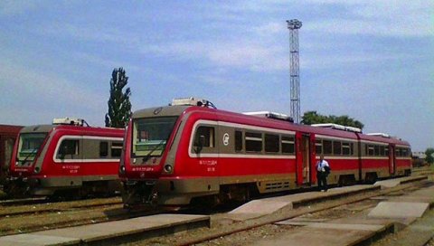 ДЕТАЉИ ТРАГЕДИЈЕ НА ПРУЗИ БЕОГРАД-БАР: Идентификована особа која је скочила под воз ДЕТАЉИ ТРАГЕДИЈЕ НА ПРУЗИ БЕОГРАД-БАР: Идентификована особа која је скочила под воз