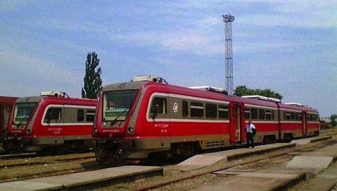 ДОК ОБАВЕ ПОСАО - ОДЕ ВОЗ: Путници из Западнобачког округа траже да Железница врати стари ред вожње ДОК ОБАВЕ ПОСАО - ОДЕ ВОЗ: Путници из Западнобачког округа траже да Железница врати стари ред вожње