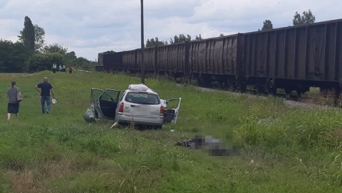 ДЕТАЉИ НЕСРЕЋЕ КОД ШАПЦА: Машиновођа покушао да упозори настрадале супружнике, деца пребачена у болницу ДЕТАЉИ НЕСРЕЋЕ КОД ШАПЦА: Машиновођа покушао да упозори настрадале супружнике, деца пребачена у болницу
