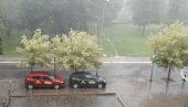 NEVREME POGODILO KRALJEVO: Olujna kiša i grad veličine graška (VIDEO) NEVREME POGODILO KRALJEVO: Olujna kiša i grad veličine graška (VIDEO)